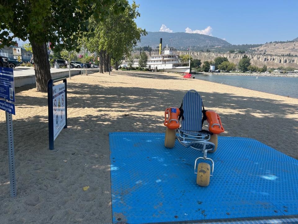Mobi Chair and Mat at Okanagan Lake