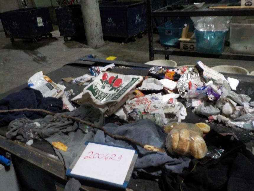 Spotted in recycling: Food, plastic bags and clothing are not accepted