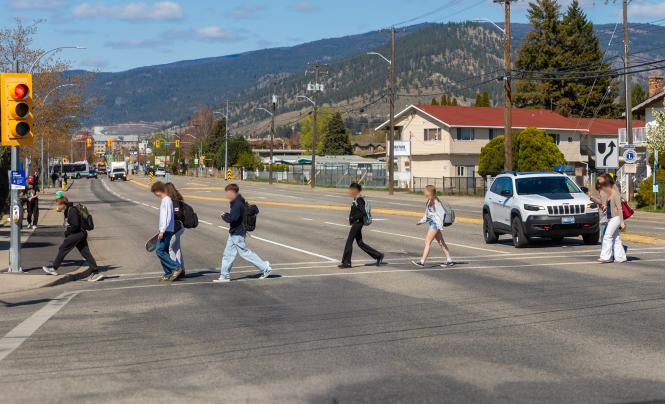 Green Avenue crossing